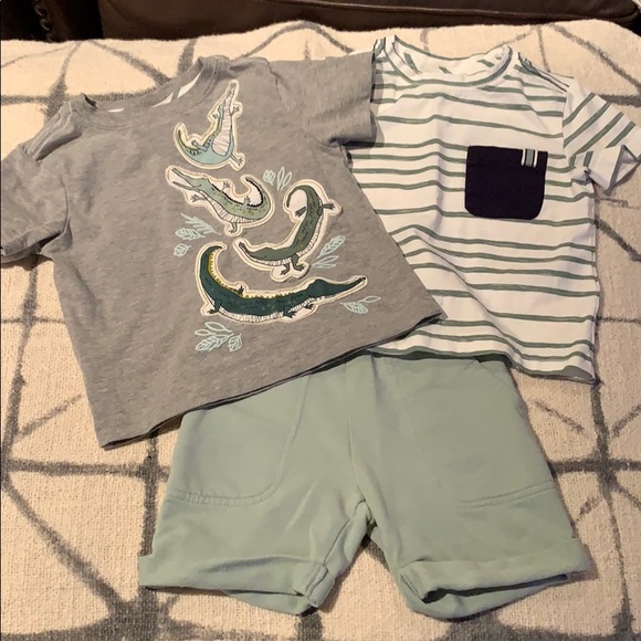 Rorie whelan Other - Rorie Whelan 3 piece shirt set SZ 12 mons.